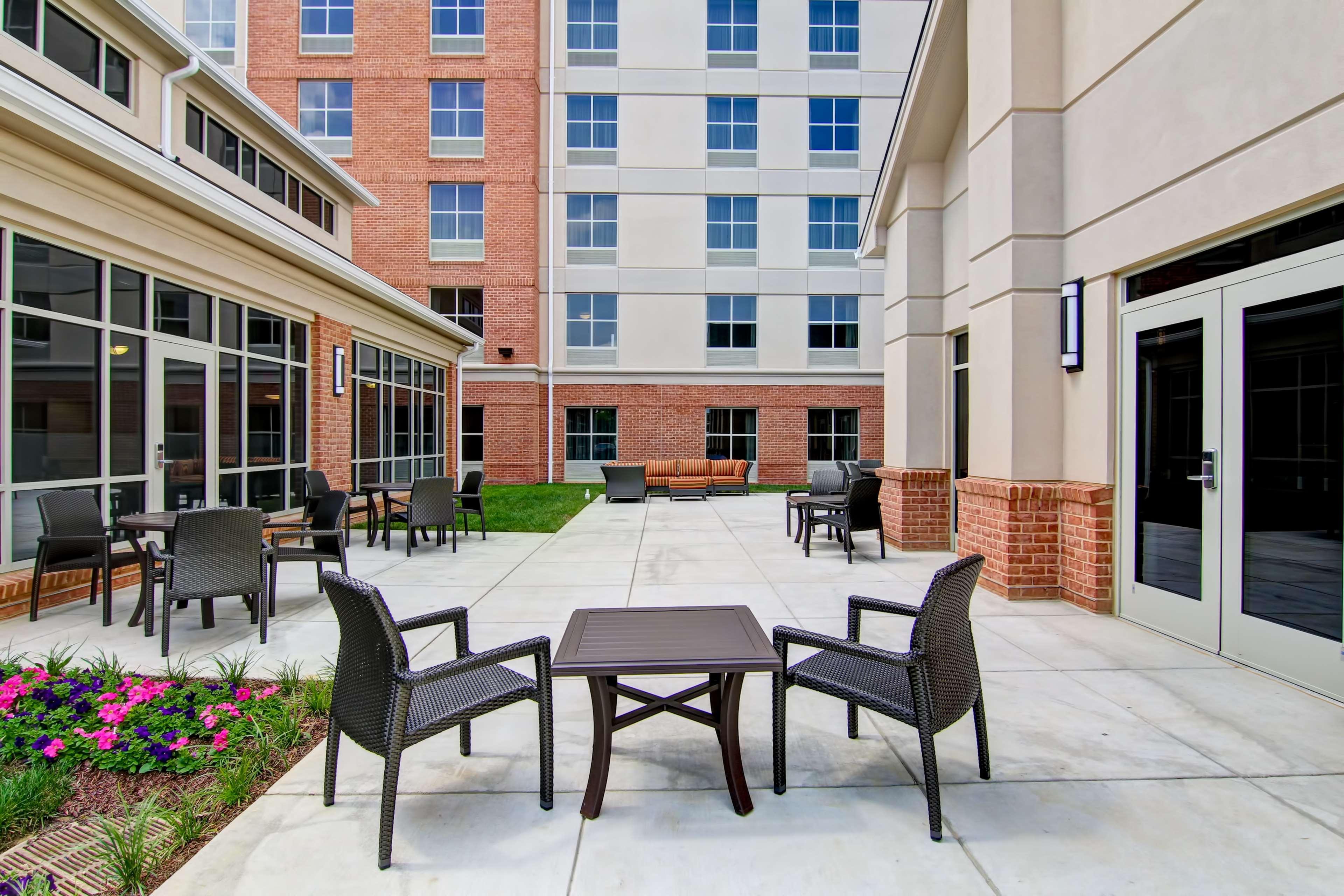 Homewood Suites By Hilton Woodbridge Eksteriør billede