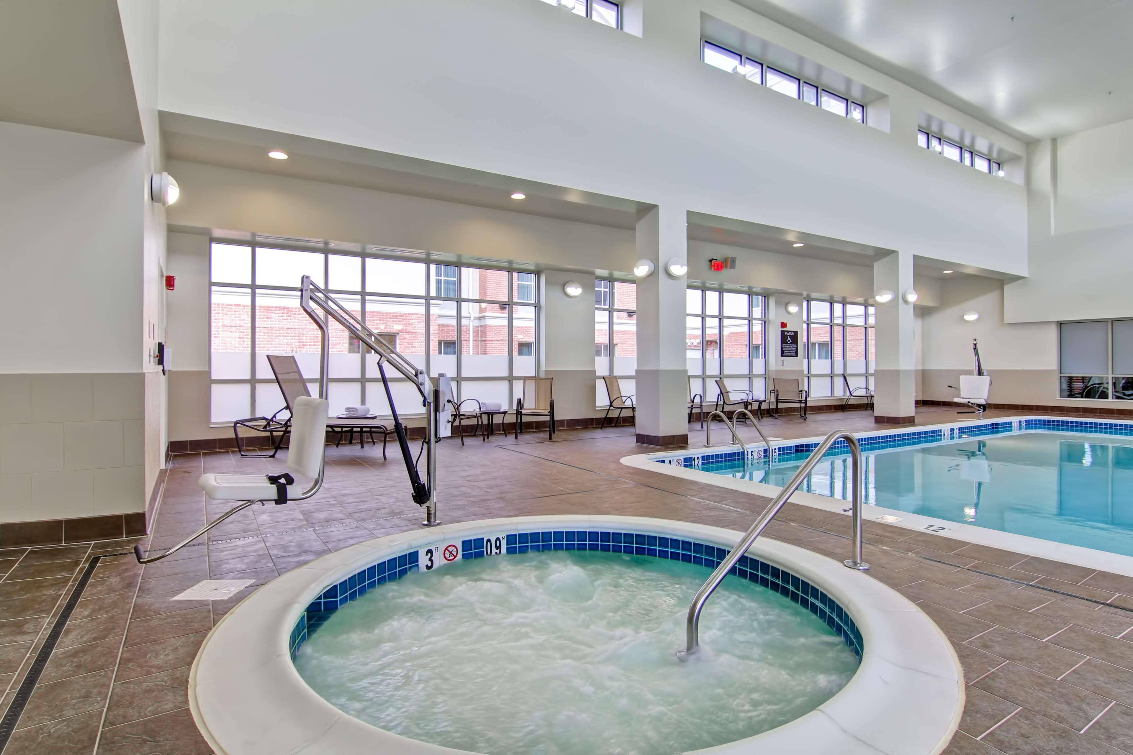 Homewood Suites By Hilton Woodbridge Eksteriør billede